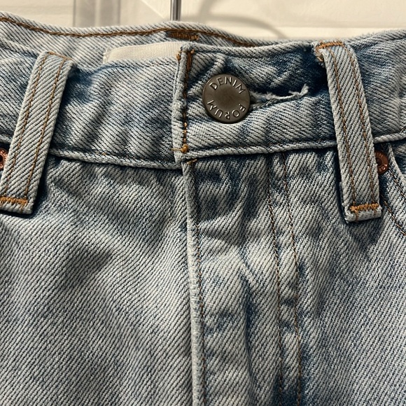 Aritzia Denim Forum The 90s Halle Denim Skirt - Picture 2 of 2